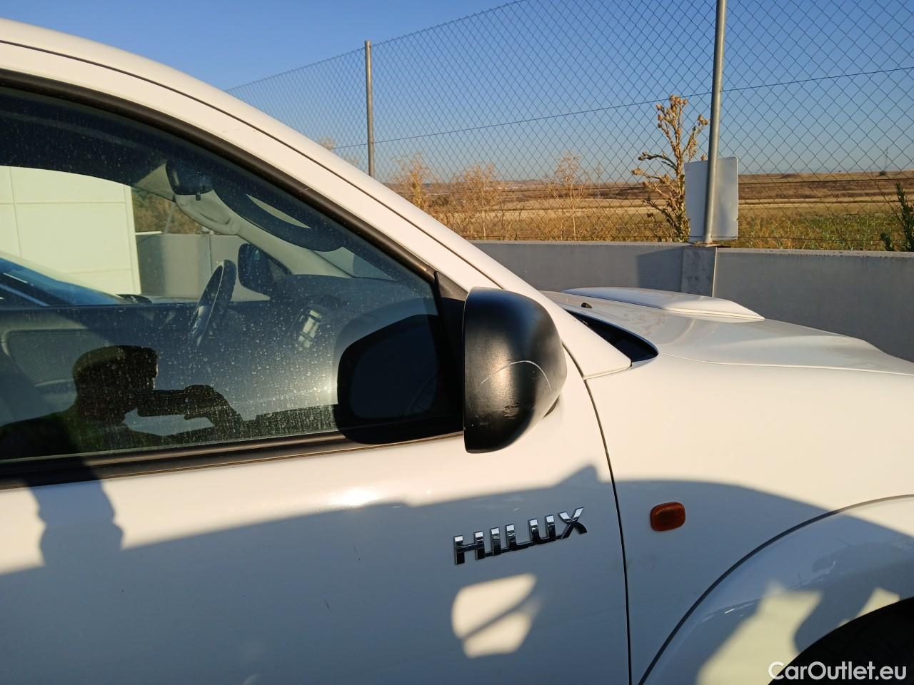  Toyota  Hilux TOYOTA  VU 4p 6G pickup 2.5 D-4D Doble Cabina GX 4x4 #24