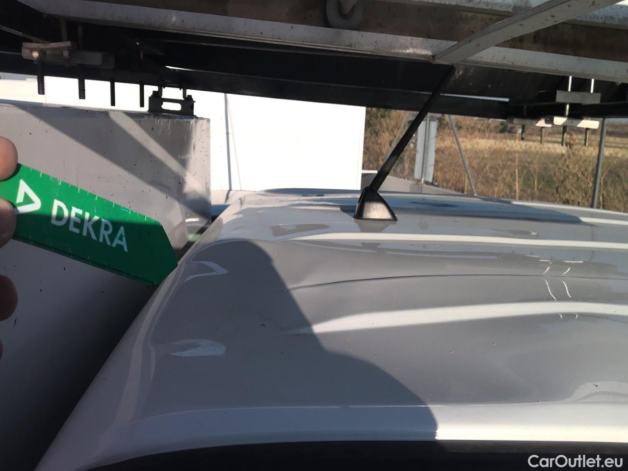  Toyota  Hilux TOYOTA  VU 4p 6G pickup 2.5 D-4D Doble Cabina GX 4x4 #30