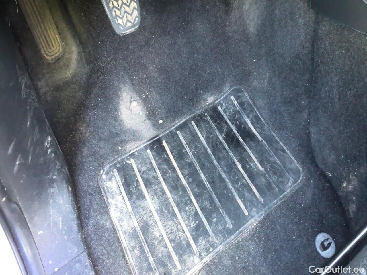  Toyota  Hilux TOYOTA  VU 4p 6G pickup 2.5 D-4D Doble Cabina GX 4x4 #28