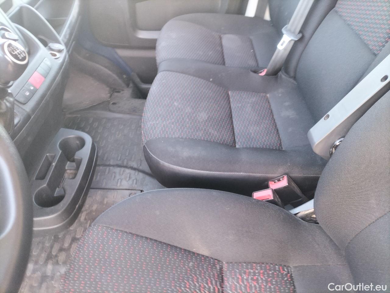  Peugeot  Boxer  Furgón 330 L1H1 Pro BlueHDi 120 Start&Stop HDi #40
