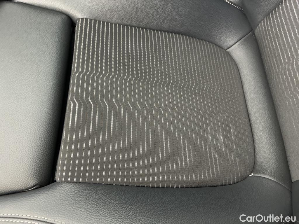  Mercedes  A-Klasse MERCEDES-BENZ Clase A / 2018 / 5P / berlina con portón A 250 e #19
