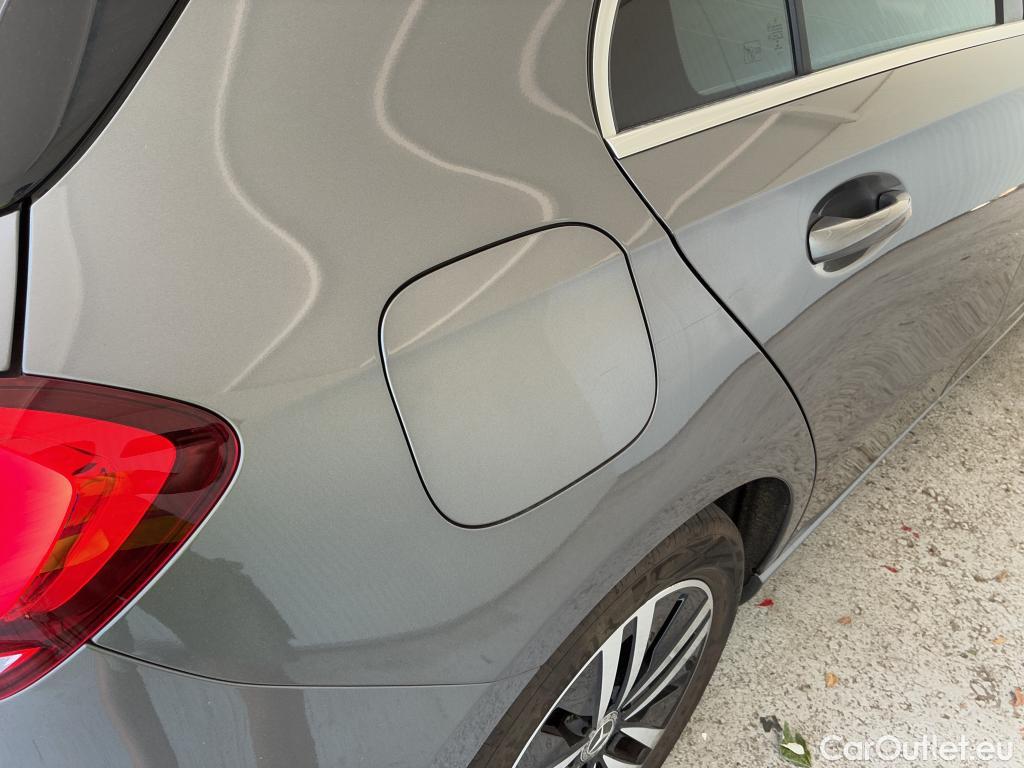  Mercedes  A-Klasse MERCEDES-BENZ Clase A / 2018 / 5P / berlina con portón A 250 e #9