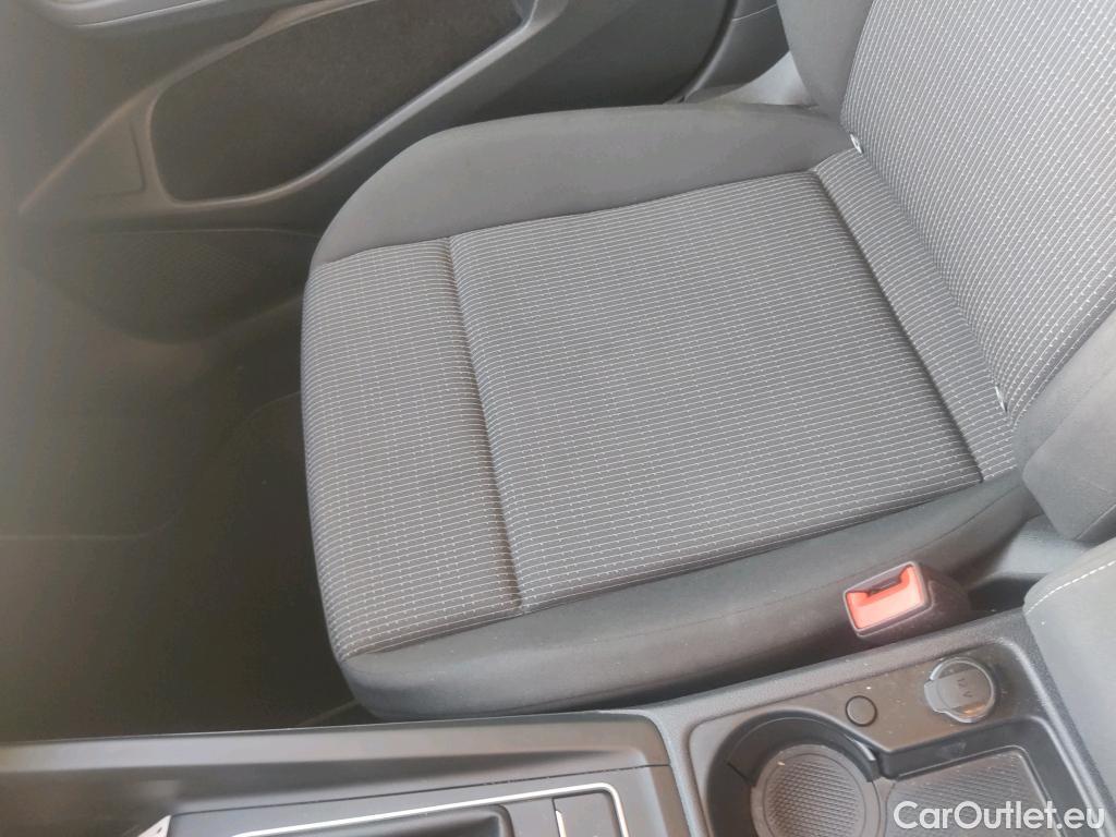  Volkswagen  Golf  VIII Berlina 1.0 TSI 110CV MT6 E6d #14