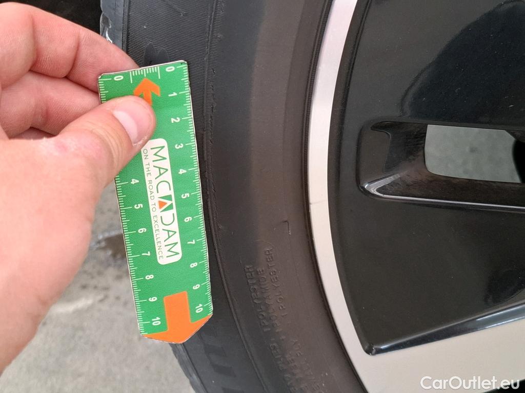  Mercedes  A-Klasse MERCEDES-BENZ Classe A 5p Berline A 200 Style Line 7G-DCT #9