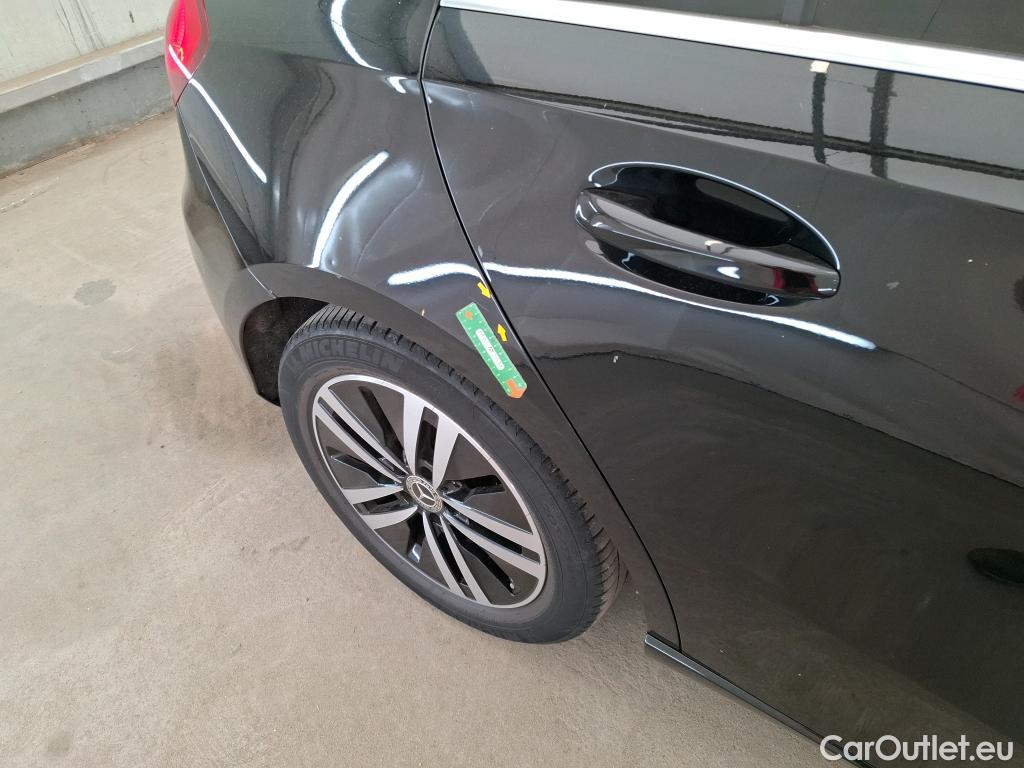  Mercedes  A-Klasse MERCEDES-BENZ Classe A 5p Berline A 200 Style Line 7G-DCT #22