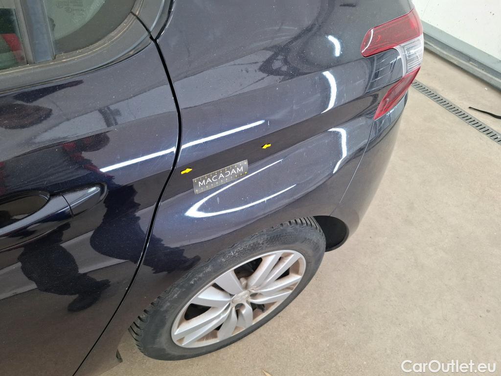  Peugeot  308 PEUGEOT  / 2017 / 5P / Berline BlueHDi 130 EAT8 S&S ACTIVE BUSINESS #69