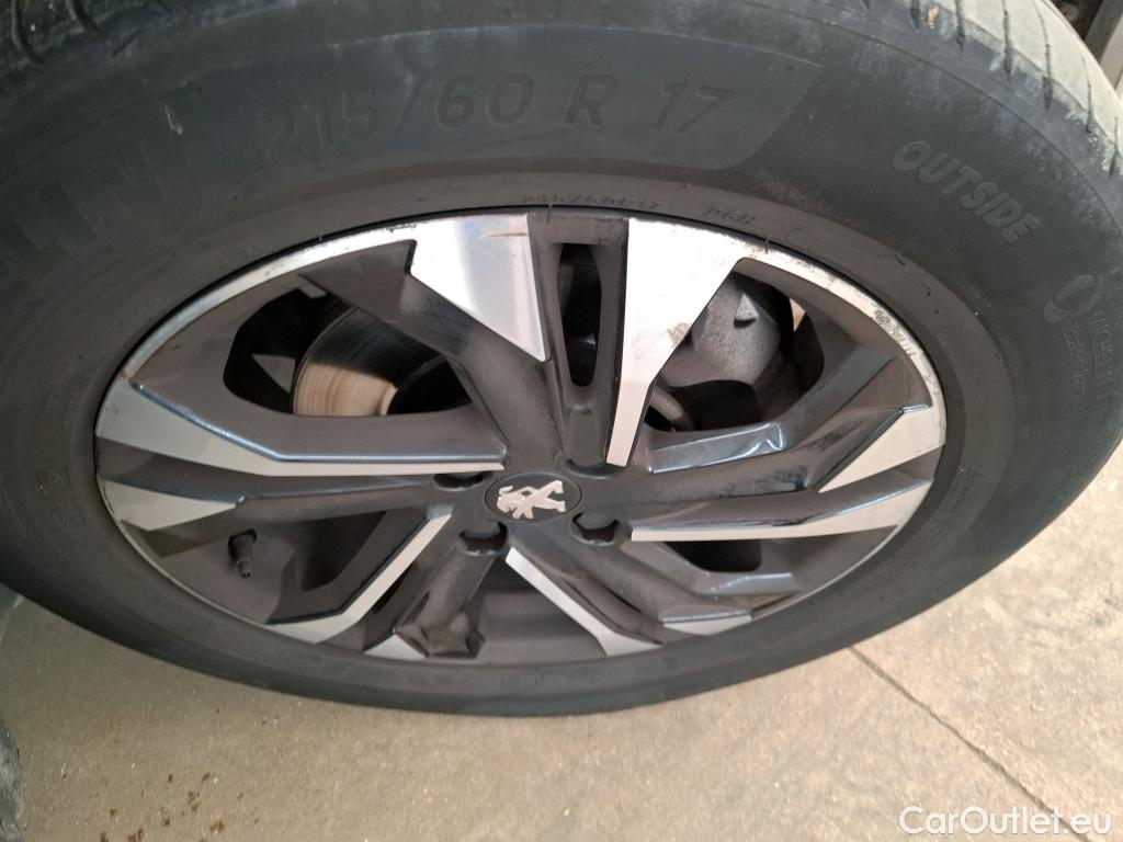 Peugeot  2008  Allure Pack 1.5 HDi 130CV BVA8 E6d #27