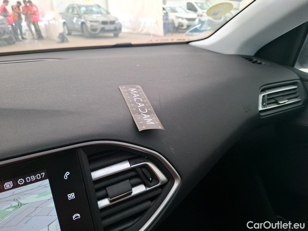  Peugeot  308 PEUGEOT  / 2017 / 5P / Berline BlueHDi 130 EAT8 S&S ACTIVE BUSINESS #80