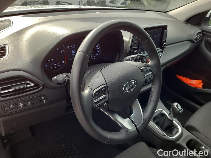  Hyundai  i30   cw (PD)(2017->)  kom.1.5T-GDI Smart 5d #4