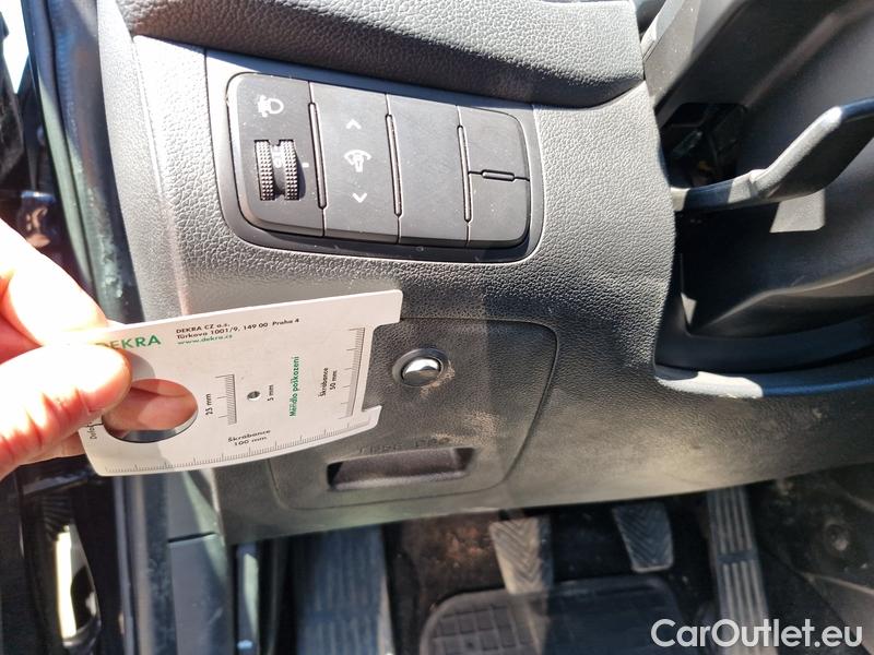 KIA  Cee'd Ceed Sportswagon (2018->) cee\'d SW 1.6CRDi100 Comfort + #18