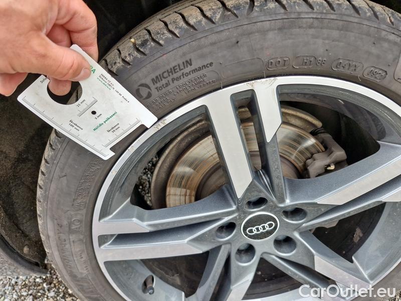  Audi  A4  Avant (8WD)  (2019)  Av. 40 TDI Adv. Quat. AT #14