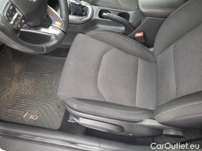  Hyundai  i30   cw (PD)(2017->)  kom.1.6CRDi 115 Smart #6