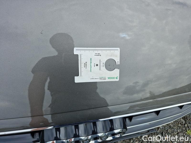  Audi  A4  Avant (8WD)  (2019)  Av. 40 TDI Adv. Quat. AT #1