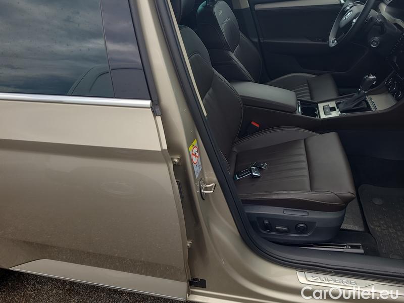  Skoda  Superb  Combi (3V5)(2015) Sup.C.FL2.0TSI 200  L&K 4x4 AT #9
