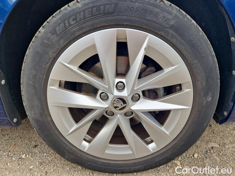  Skoda  Octavia  Lim. (NX3)(2020)  1.5TSI 110 Style AT 5d #16