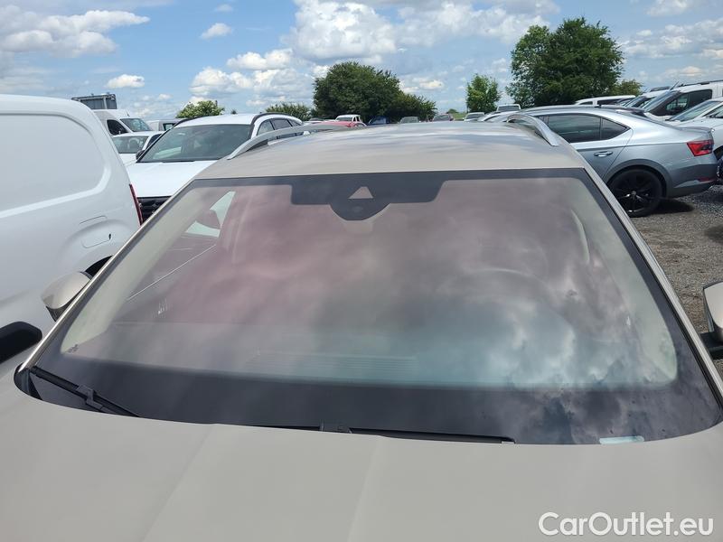  Skoda  Superb  Combi (3V5)(2015) Sup.C.FL2.0TSI 200  L&K 4x4 AT #1