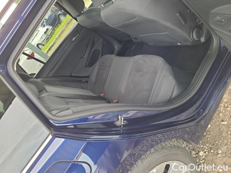  Volkswagen  Golf  VIII Variant (CG5) 2020 Var.1.5 eTSI 110 Style AT #10