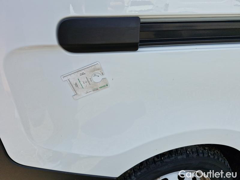  Renault  Trafic  Combi (2014) TraFur dCi 145k L2H1P2 COOL 4d #17
