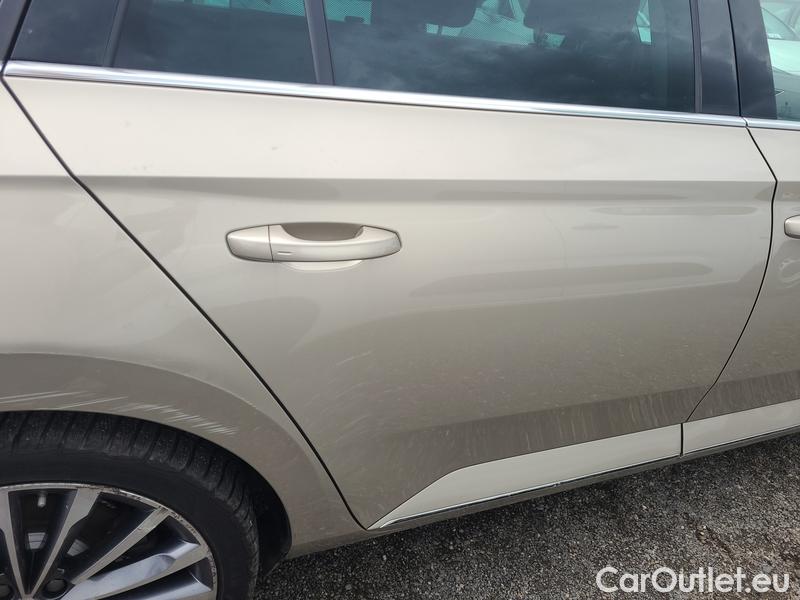  Skoda  Superb  Combi (3V5)(2015) Sup.C.FL2.0TSI 200  L&K 4x4 AT #26