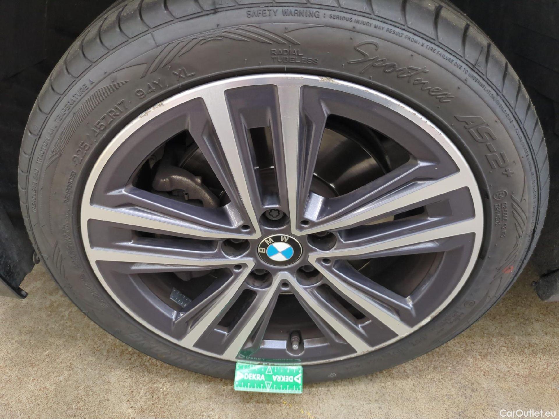  Bmw  Serie 1 BMW Série 1 / 2019 / 5P / Berline 1.5 116D DKG7 Business Design #8