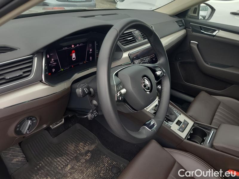  Skoda  Superb  Combi (3V5)(2015) Sup.C.FL2.0TSI 200  L&K 4x4 AT #21
