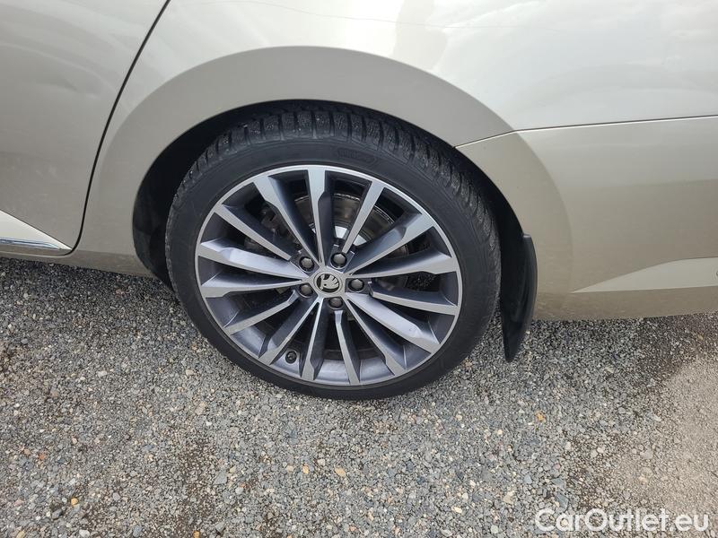  Skoda  Superb  Combi (3V5)(2015) Sup.C.FL2.0TSI 200  L&K 4x4 AT #13