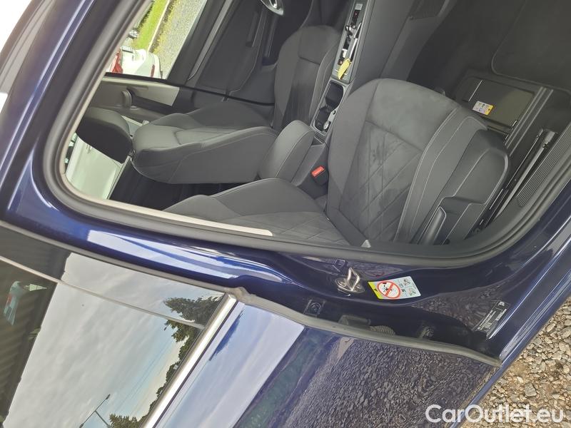  Volkswagen  Golf  VIII Variant (CG5) 2020 Var.1.5 eTSI 110 Style AT #9