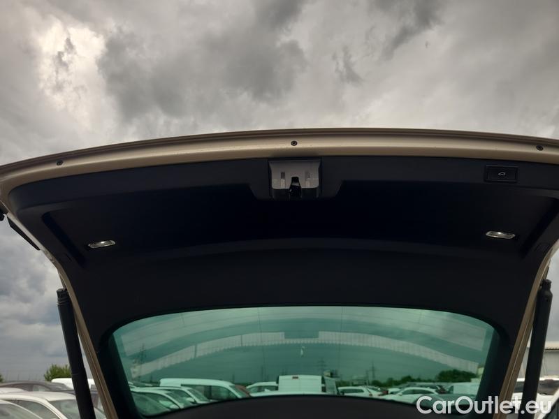  Skoda  Superb  Combi (3V5)(2015) Sup.C.FL2.0TSI 200  L&K 4x4 AT #25