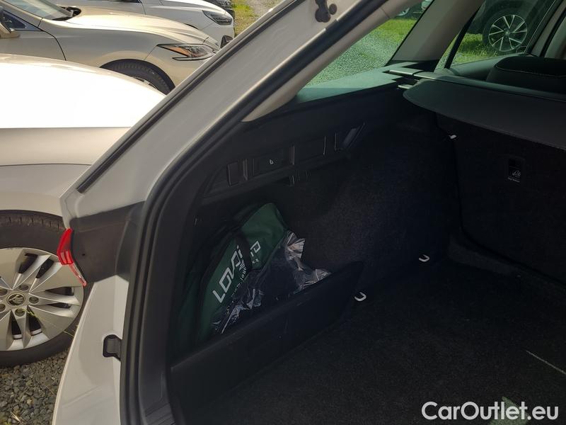  Skoda  Octavia  Combi (NX3)(2020) Oct.Combi 2.0TDI 85 Style AT #6