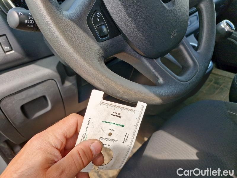  Renault  Trafic  Combi (2014) TraFur dCi 145k L2H1P2 COOL 4d #8