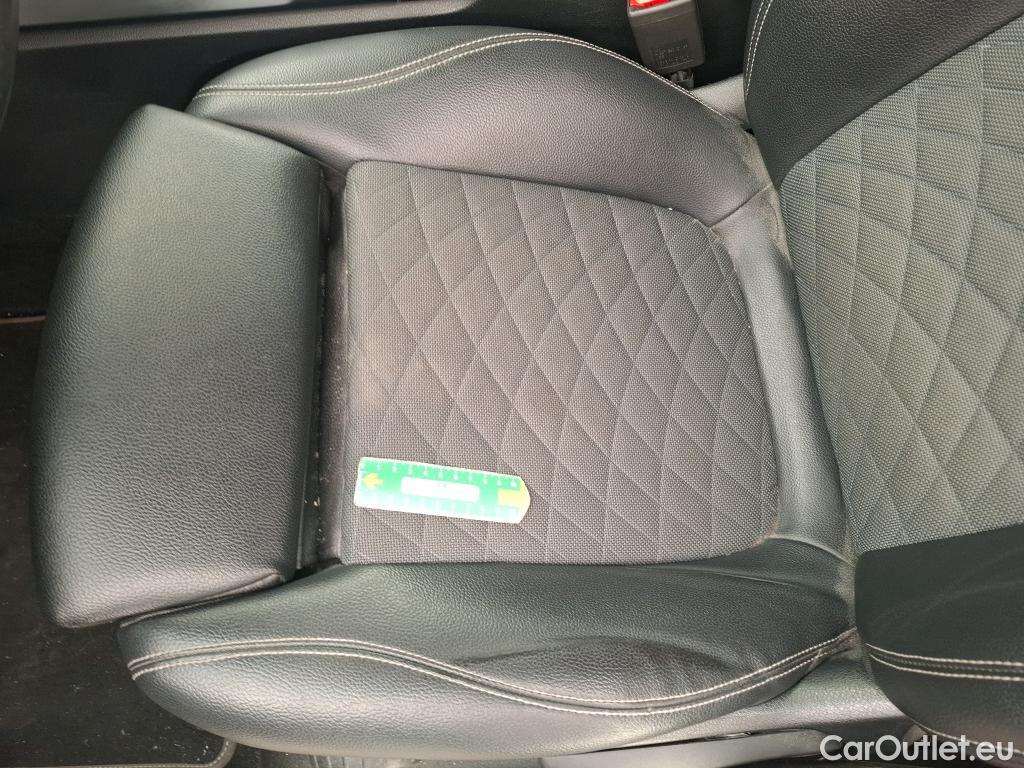  Mercedes  GLB MERCEDES-BENZ  / 2019 / 5P / SUV  200 d Business Line #39