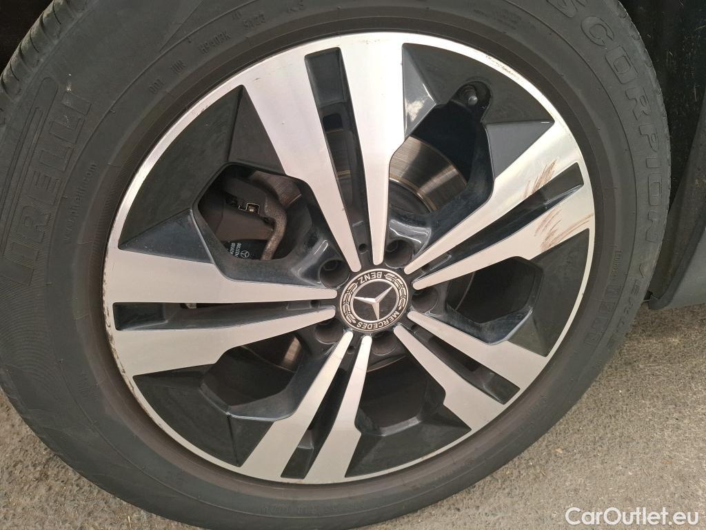  Mercedes  GLB MERCEDES-BENZ  / 2019 / 5P / SUV  200 d Business Line #26