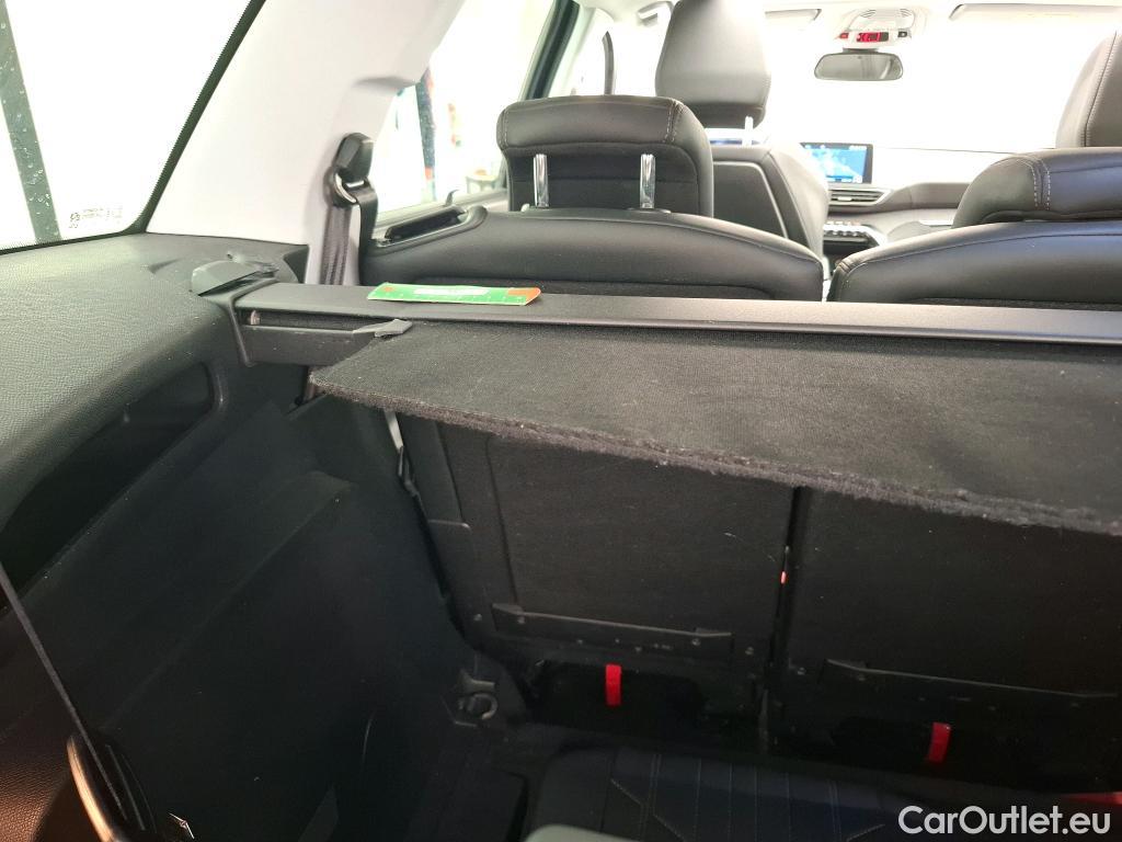  Peugeot  5008 PEUGEOT  / 2016 / 5P / SUV &Puretech 130 S&S EAT8 ALLURE BUSINESS #35