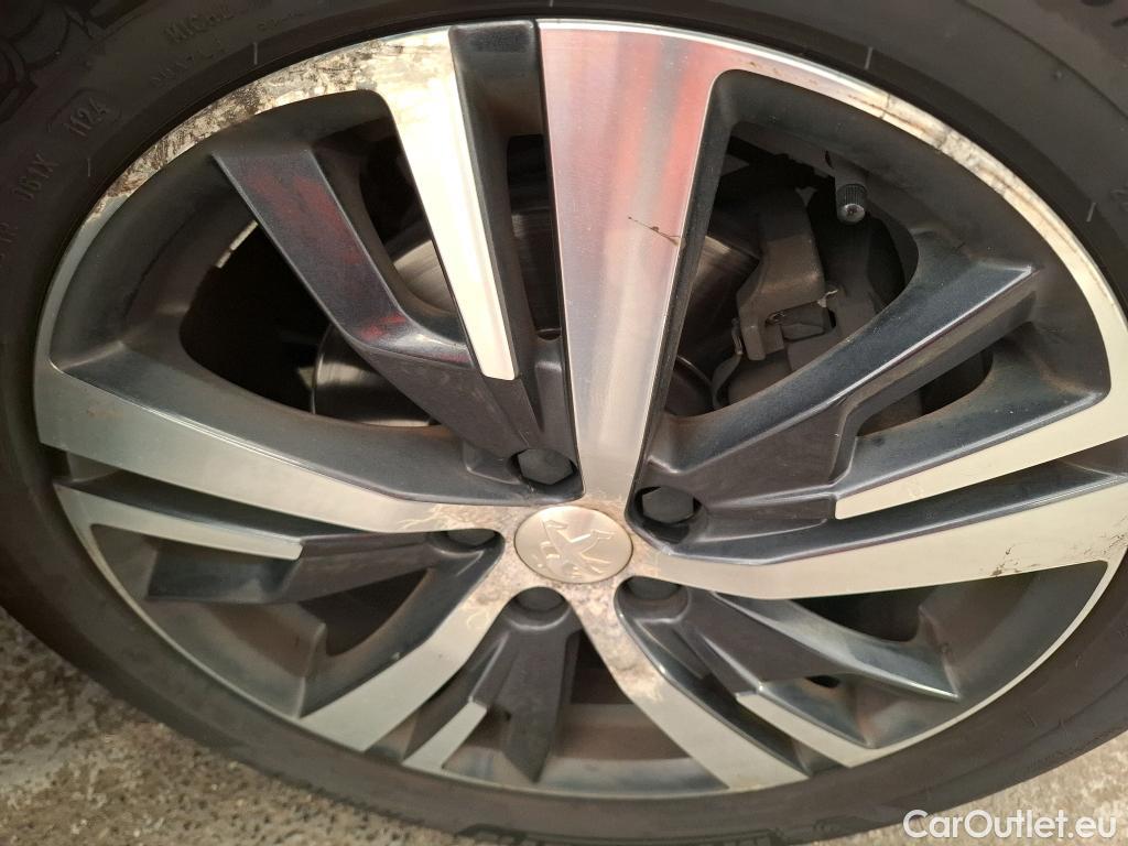  Peugeot  5008 PEUGEOT  / 2016 / 5P / SUV &Puretech 130 S&S EAT8 ALLURE BUSINESS #25