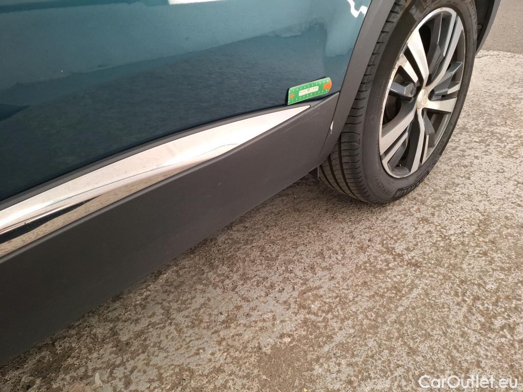  Peugeot  5008 PEUGEOT  / 2016 / 5P / SUV &Puretech 130 S&S EAT8 ALLURE BUSINESS #40