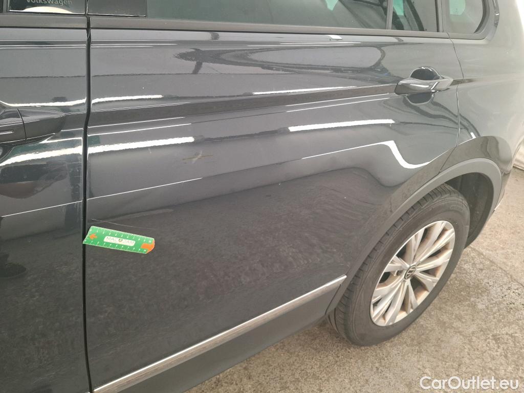 Volkswagen  Tiguan VOLKSWAGEN  / 2020 / 5P / SUV 2.0 TDI 150 DSG7 Life Business #1