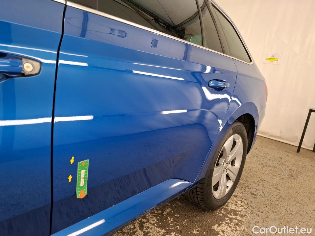  Skoda  Superb SKODA  Combi / 2019 / 5P / Break 2.0 TDI SCR 150 DSG7 Business #15