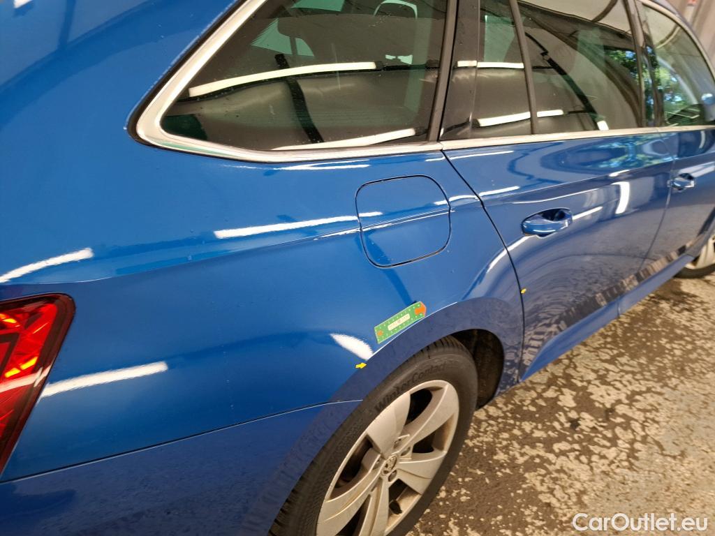  Skoda  Superb SKODA  Combi / 2019 / 5P / Break 2.0 TDI SCR 150 DSG7 Business #1