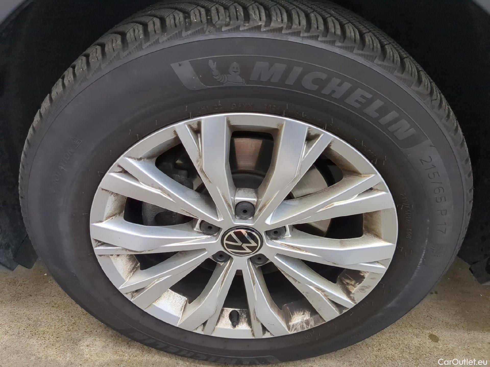  Volkswagen  Tiguan VOLKSWAGEN  / 2020 / 5P / SUV 2.0 TDI 150 DSG7 Life Business #3