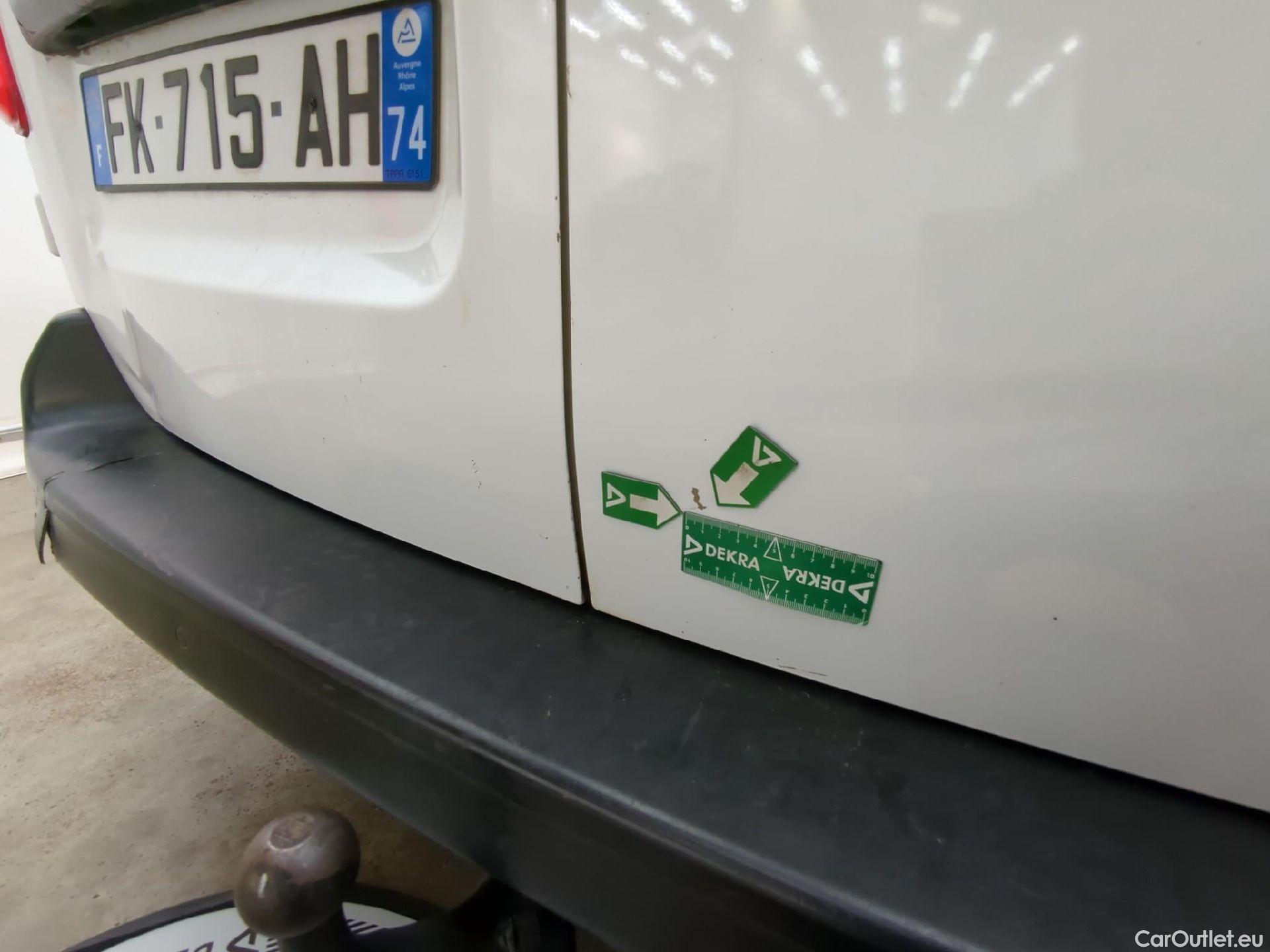  Peugeot  Expert  Fourgon Asphalt L2 2.0 HDi 120CV BVM6 E6dT #15