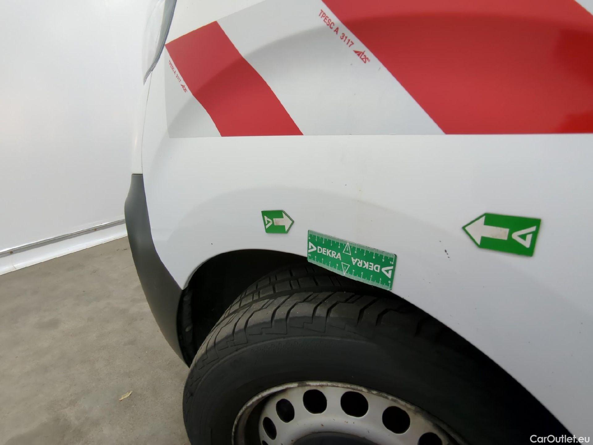  Peugeot  Expert  Fourgon Asphalt L2 2.0 HDi 120CV BVM6 E6dT #29