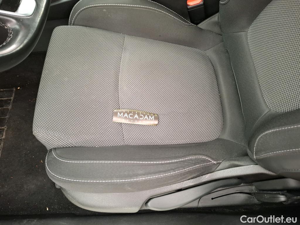  Renault  Megane  IV Berline 5pt. Société Air Nav 1.5 dCi 90CV BVM6 E6 #29