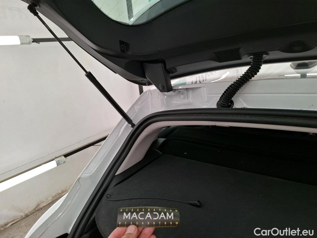  Renault  Megane  IV Berline 5pt. Société Air Nav 1.5 dCi 90CV BVM6 E6 #27