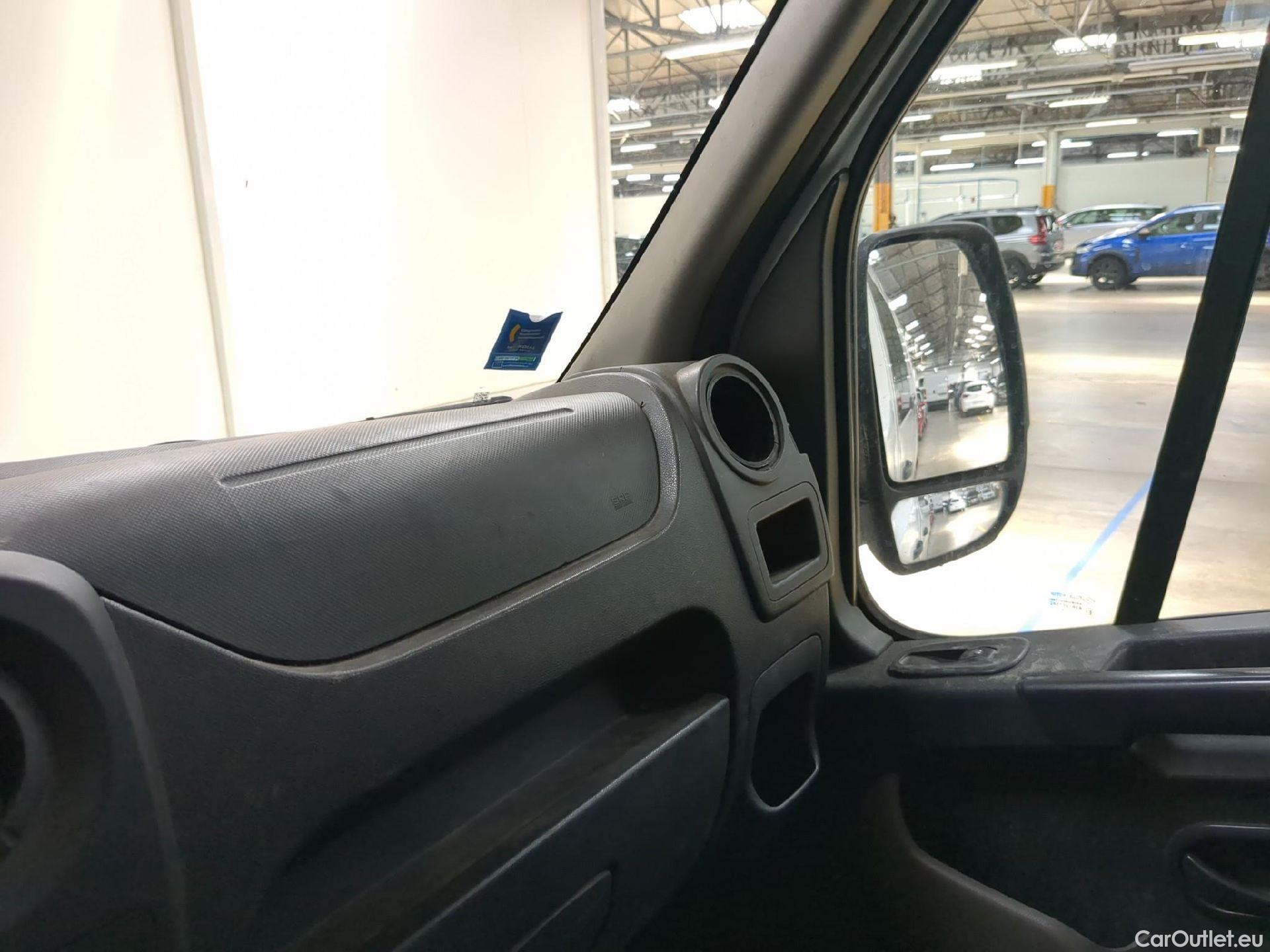  Renault  Master RENAULT  VU 4p Fourgon FG GCf Trac F3500 L3H2 Energy dCi 145 E6 #131