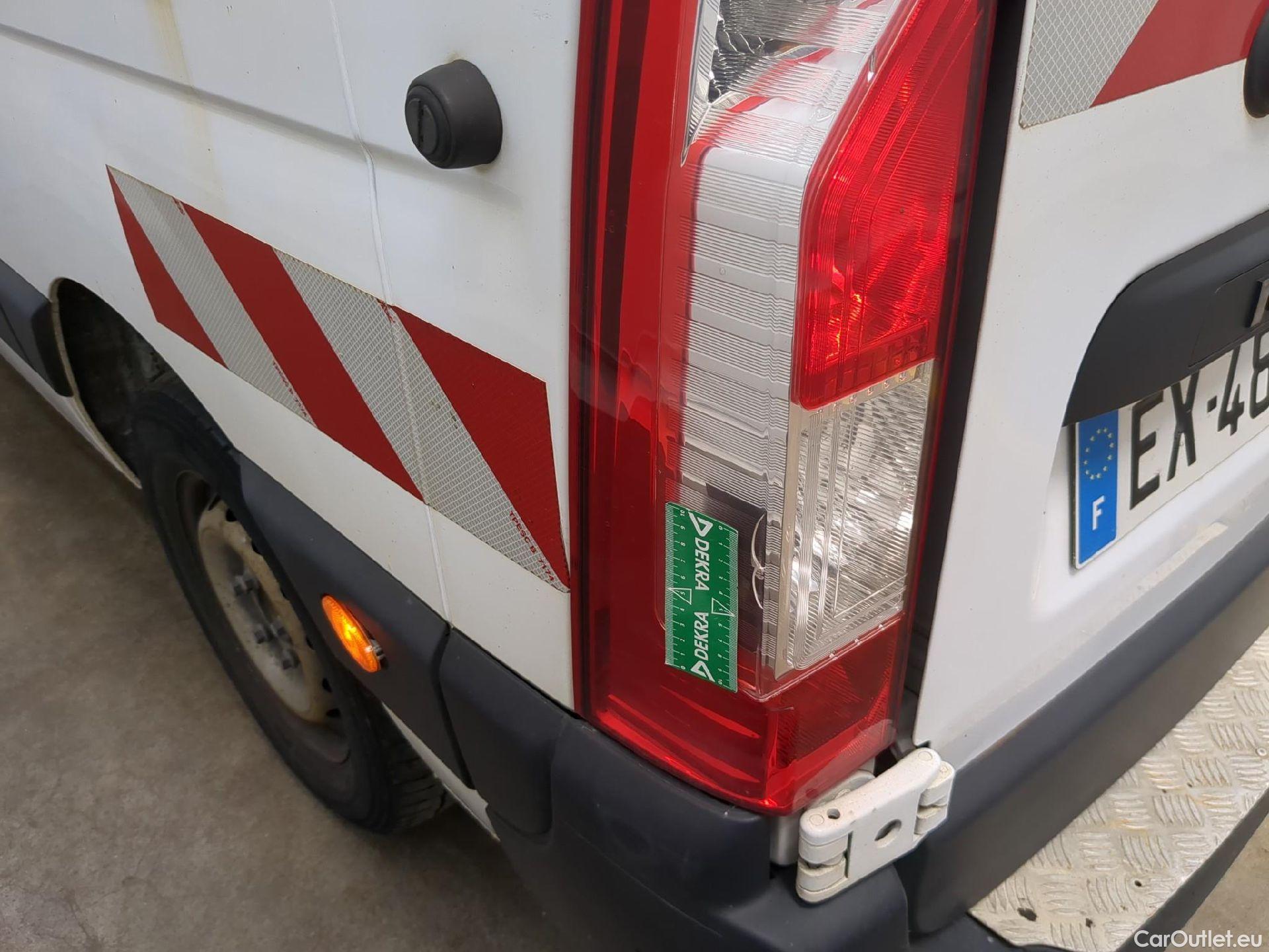  Renault  Master RENAULT  VU 4p Fourgon FG GCf Trac F3500 L3H2 Energy dCi 145 E6 #102