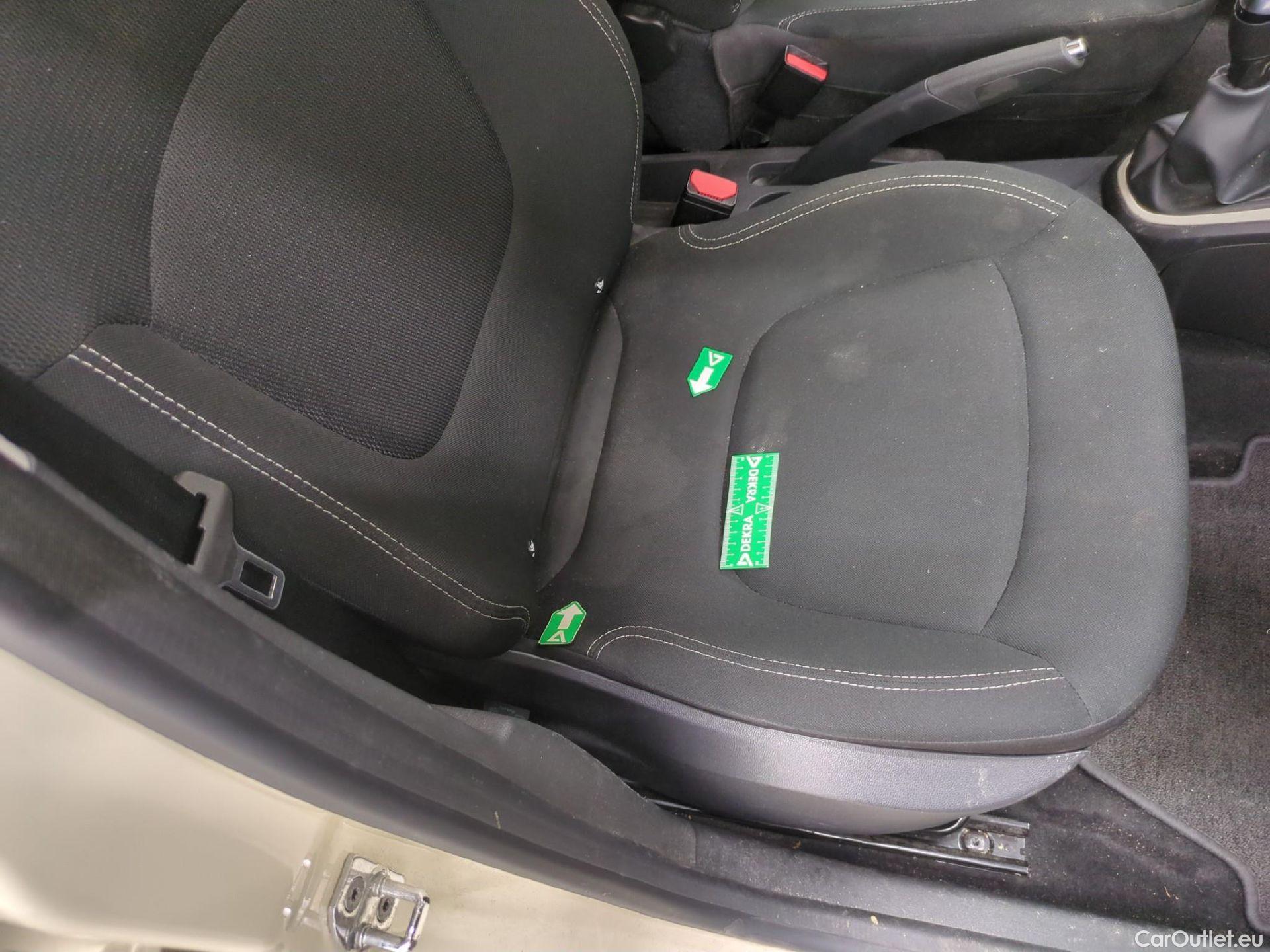  Renault  Captur  5p Crossover Business dCi 90 / TRANSFO VP/VF #28