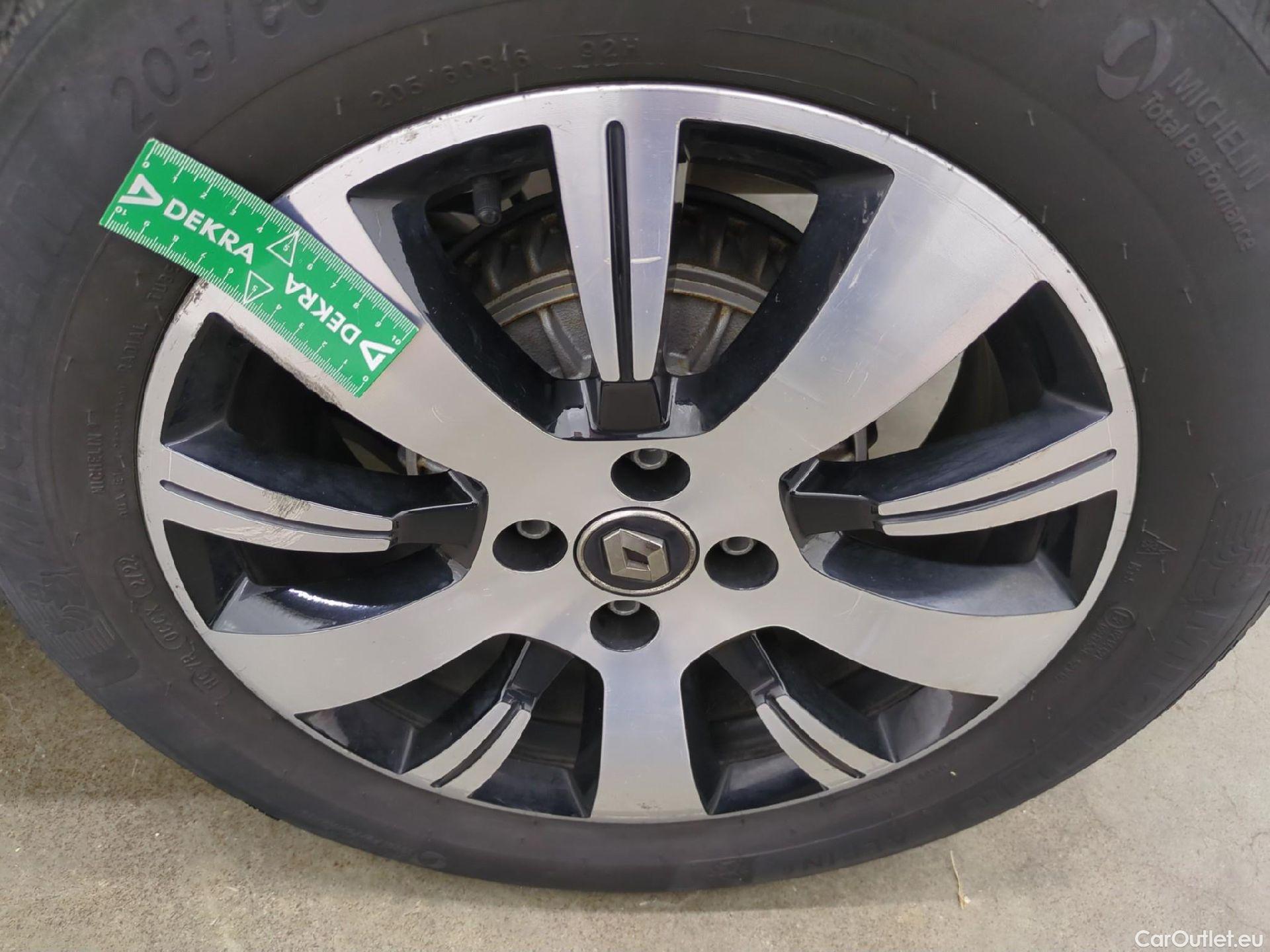  Renault  Captur  5p Crossover Business dCi 90 / TRANSFO VP/VF #16