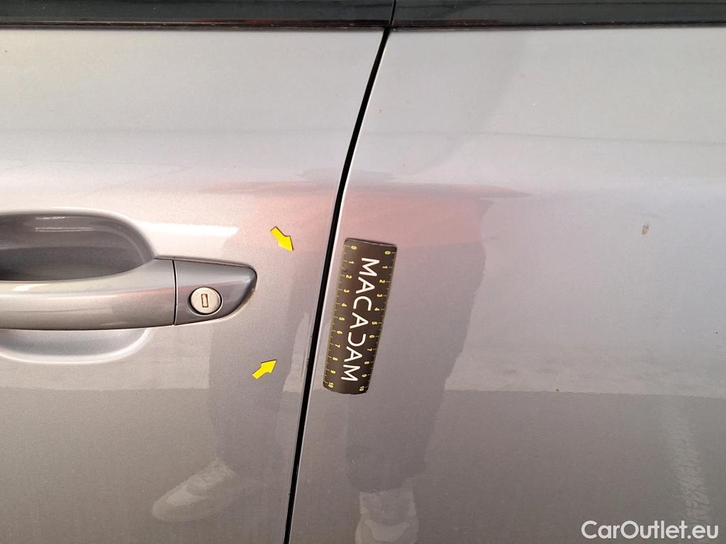  Peugeot  2008 PEUGEOT  / 2019 / 5P / Crossover 1.2 PT 130 S&S EAT8 GT Line #30