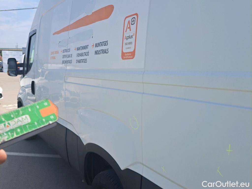  Iveco  Daily IVECO  / 2014 / 4P / furgón 2.3 TD 35S 14S V 3520/H2 #5
