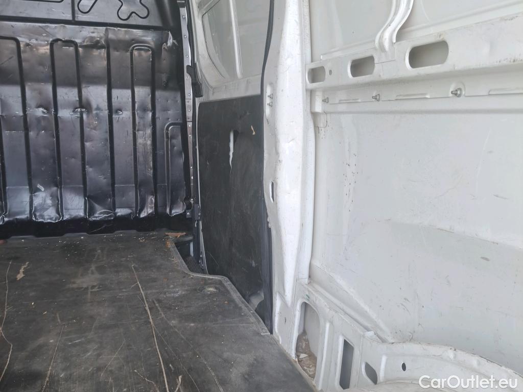  Iveco  Daily IVECO  / 2014 / 4P / furgón 2.3 TD 35S 14S V 3520/H2 #44